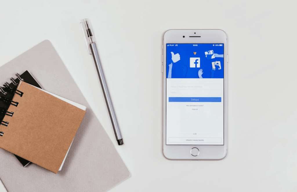 Facebook自动回复设置指南(2024)