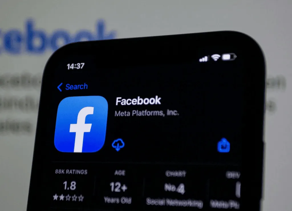 如何在 Facebook 小组群发消息?