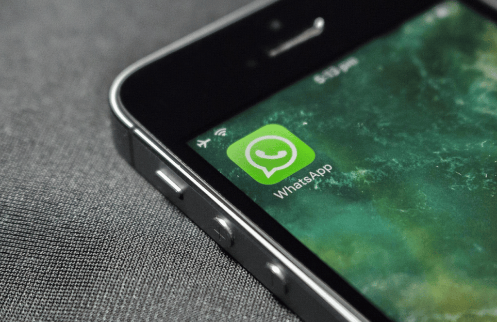 WhatsApp可以设置自动回复吗?个人与企业账号设置教程(2025最新)