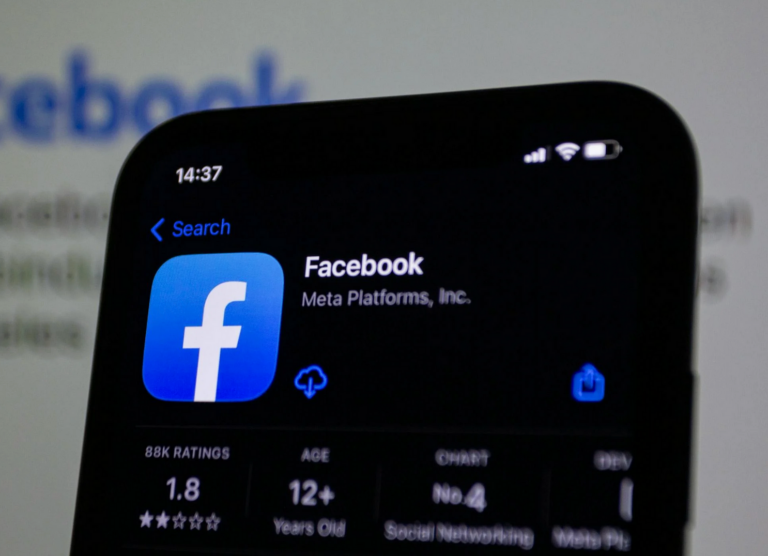 如何在 Facebook 小组群发消息？